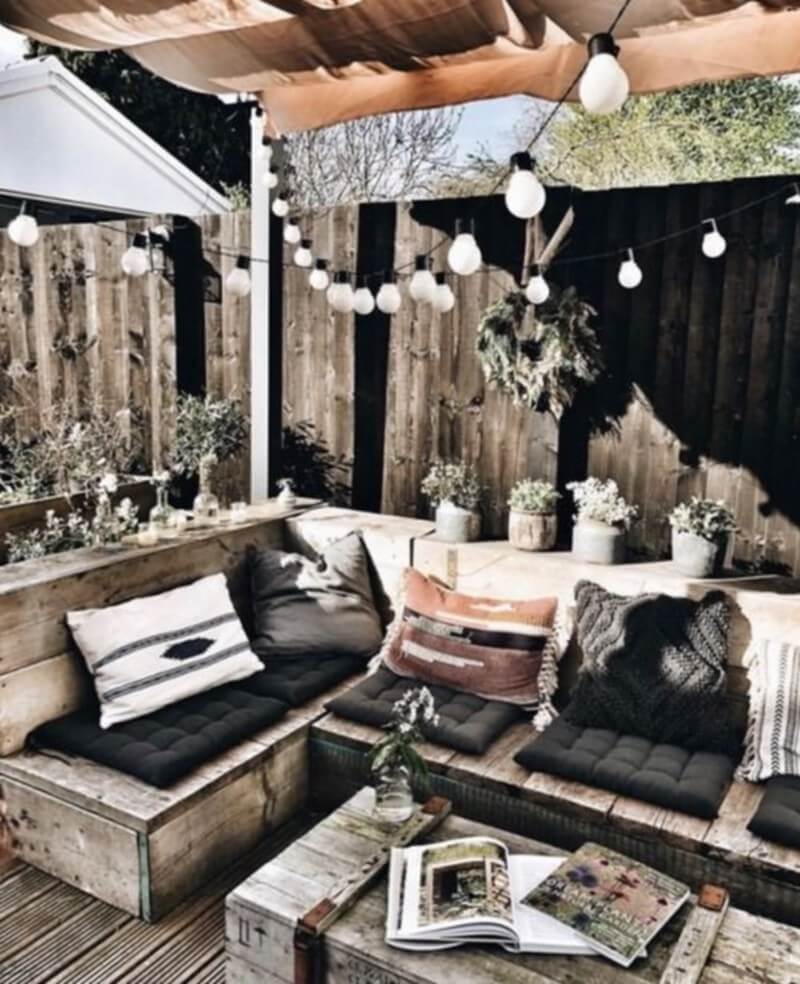 Amazing Garden Decor Ideas in Bohemian Style (17)